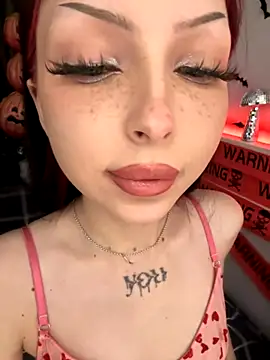 Snapshot of Lina_Thornton_ chatting on 10-16-25, 10:11 Lina Thornton online show from 10-16-25, 10:11