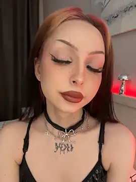 Snapshot of Lina_Thornton_ chatting on 12-05-25, 08:27 Lina Thornton online show from 12-05-25, 08:27