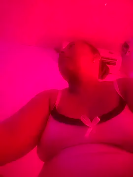 Naomi-Mature online show from 11-18-25, 08:08