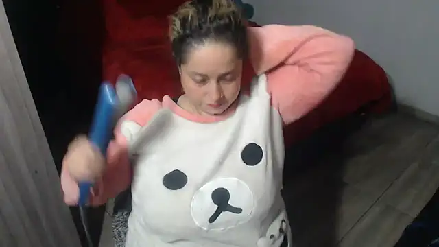 Snapshot of Brenda_bigtitis chatting on 03-13-26, 04:08 Brenda bigtitis online show from 03-13-26, 04:08