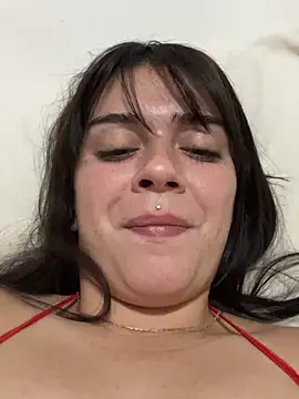 Snapshot of cami_lorena chatting on 03-25-26, 12:11 cami lorena online show from 03-25-26, 12:11