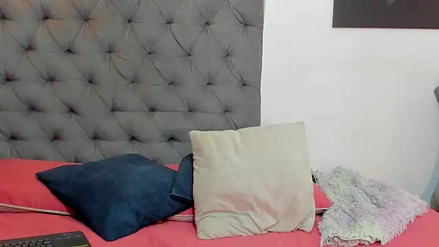 Snapshot of nahiroby_ebony chatting on 05-19-26, 05:19 nahiroby ebony online show from 05-19-26, 05:19
