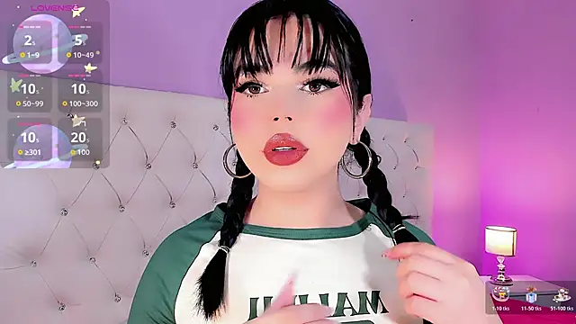 DaniielaV online show from 10-20-25, 01:33