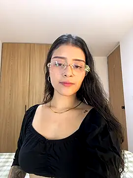 Snapshot of CatadeLuca chatting on 09-12-25, 05:40 CatadeLuca online show from 09-12-25, 05:40