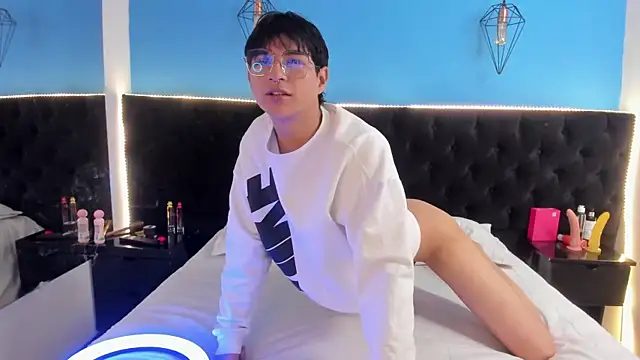 AleAurarashi online show from 09-23-25, 07:50