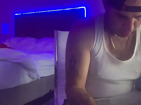 Hothotboyg online show from 09-20-25, 02:18