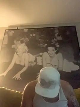 Hothotboyg online show from 11-13-25, 01:48