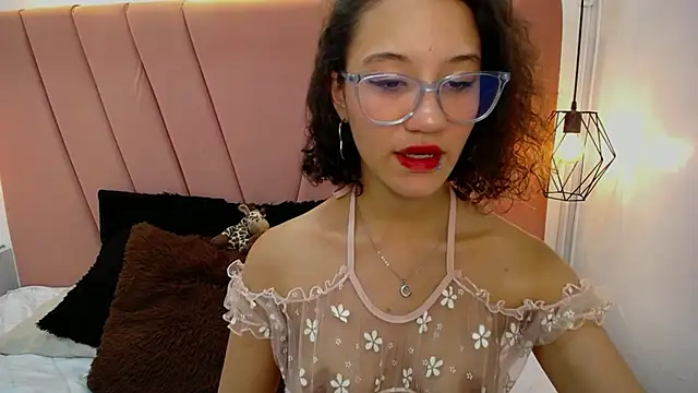 Snapshot of miss_m1a chatting on 09-28-25, 12:49 miss m1a online show from 09-28-25, 12:49