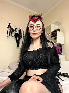 Jinhee Tiny online show from 10-28-25, 01:14