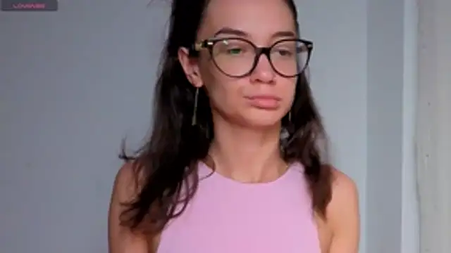 Snapshot of SkinnyMode chatting on 10-24-25, 08:27 SkinnyMode online show from 10-24-25, 08:27