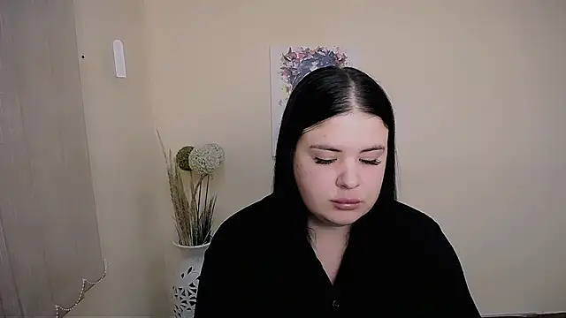 Snapshot of _Trisha_li chatting on 09-15-25, 01:55 Trisha li online show from 09-15-25, 01:55