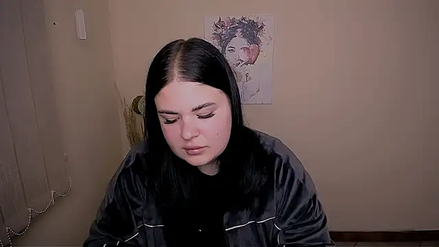 Snapshot of _Trisha_li chatting on 10-06-25, 12:24 Trisha li online show from 10-06-25, 12:24