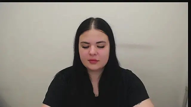 Snapshot of _Trisha_li chatting on 11-05-25, 11:43 Trisha li online show from 11-05-25, 11:43