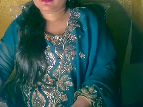 Snapshot of Saniya_K chatting on 10-08-25, 05:32 Saniya K online show from 10-08-25, 05:32