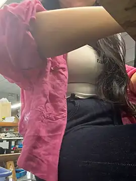 Snapshot of DHJM168 chatting on 10-29-25, 12:46 DHJM168 online show from 10-29-25, 12:46