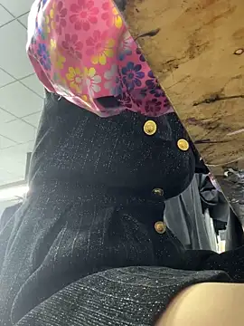 Snapshot of DHJM168 chatting on 11-14-25, 12:53 DHJM168 online show from 11-14-25, 12:53