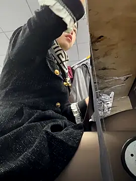 Snapshot of DHJM168 chatting on 12-05-25, 12:52 DHJM168 online show from 12-05-25, 12:52