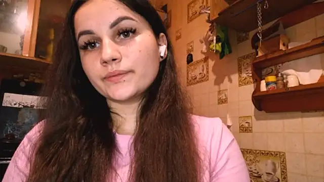 DierdreCousineau online show from 11-20-25, 10:59