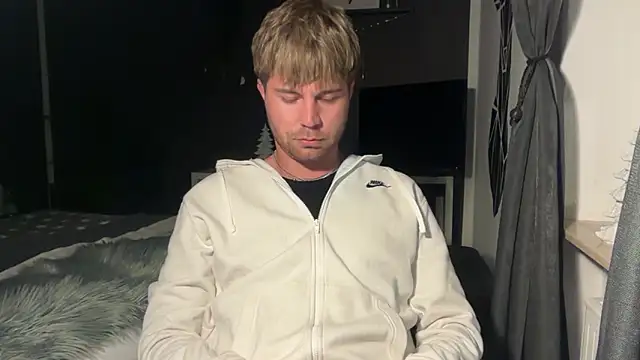 Snapshot of RioBlaze chatting on 02-05-26, 05:28 RioBlaze online show from 02-05-26, 05:28