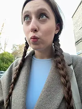 FroggyAnna online show from 10-08-25, 02:14