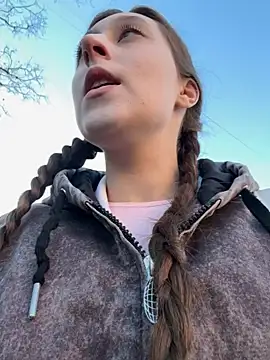 FroggyAnna online show from 10-19-25, 12:50