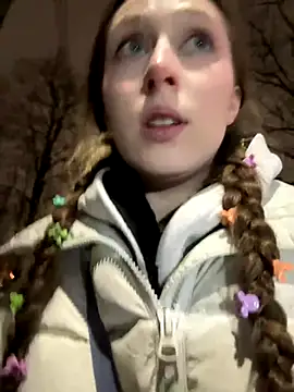 Snapshot of FroggyAnna chatting on 11-25-25, 04:40 FroggyAnna online show from 11-25-25, 04:40