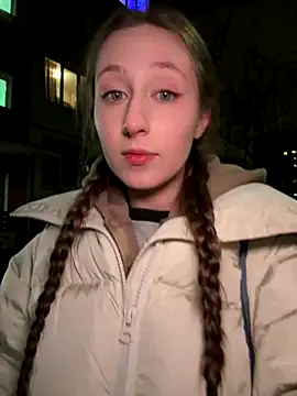 Snapshot of FroggyAnna chatting on 12-16-25, 07:41 FroggyAnna online show from 12-16-25, 07:41