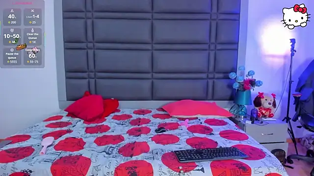 Snapshot of Aliss_Aron chatting on 11-11-25, 12:05 Aliss Aron online show from 11-11-25, 12:05