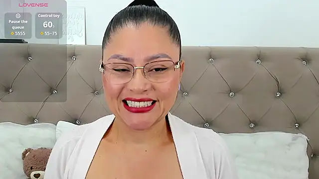 Snapshot of Isbettyche chatting on 09-30-25, 12:54 Isbettyche online show from 09-30-25, 12:54