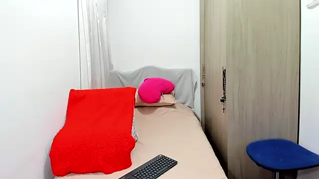 Snapshot of Isbettyche chatting on 11-19-25, 11:05 Isbettyche online show from 11-19-25, 11:05