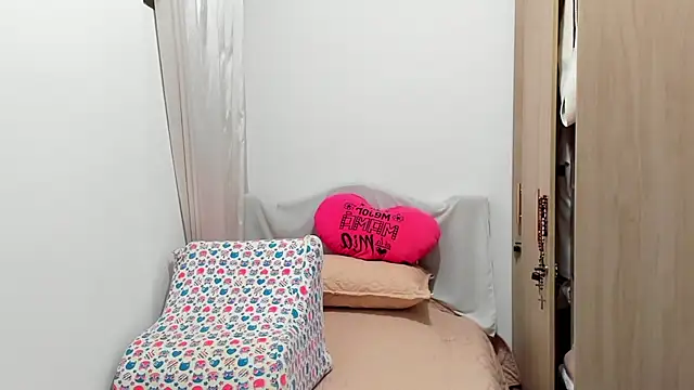 Snapshot of Isbettyche chatting on 11-21-25, 11:25 Isbettyche online show from 11-21-25, 11:25