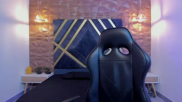 Snapshot of Alana_cox_ chatting on 12-04-25, 11:24 Alana cox online show from 12-04-25, 11:24