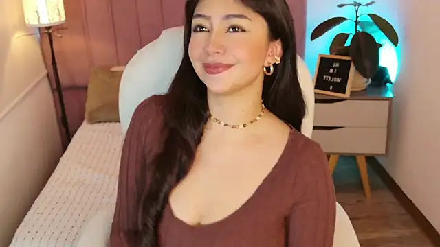 Snapshot of VioletBlacke_ chatting on 09-13-25, 04:18 VioletBlacke online show from 09-13-25, 04:18