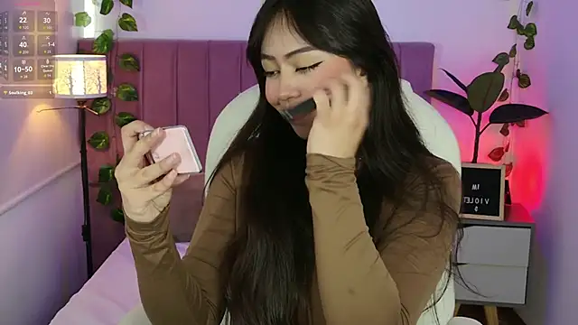 Snapshot of VioletBlacke_ chatting on 10-15-25, 03:23 VioletBlacke online show from 10-15-25, 03:23