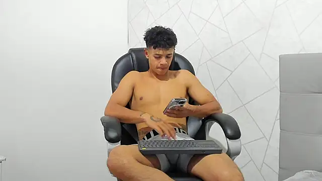 Alex Colton7 online show from 10-07-25, 01:58