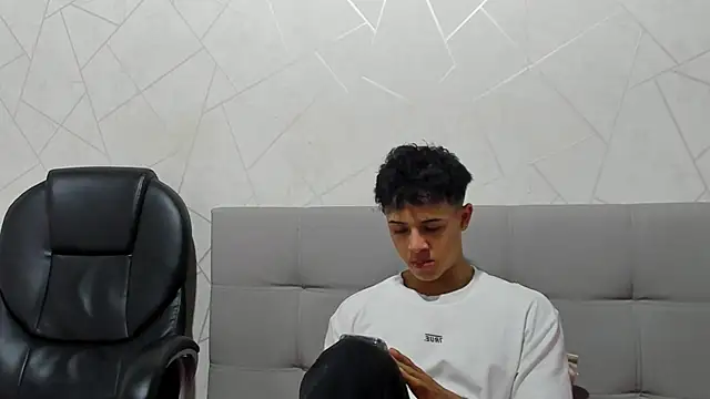 Alex Colton7 online show from 10-19-25, 02:34