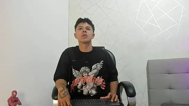 Alex Colton7 online show from 11-08-25, 03:18