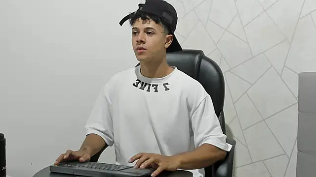 Alex Colton7 online show from 11-28-25, 03:53