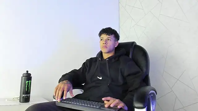 Alex Colton7 online show from 12-03-25, 03:36