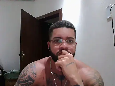 Snapshot of Mitt1993b chatting on 09-09-25, 08:30 Mitt1993b online show from 09-09-25, 08:30