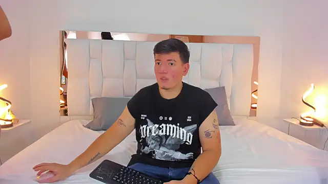 ZoeandEthan online show from 09-16-25, 06:20