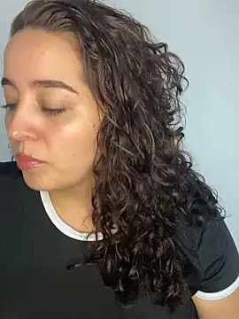 Snapshot of LoanaSantos chatting on 11-11-25, 11:49 LoanaSantos online show from 11-11-25, 11:49