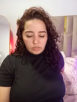 Snapshot of LoanaSantos chatting on 11-21-25, 10:19 LoanaSantos online show from 11-21-25, 10:19