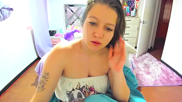 Snapshot of Luna_Analya chatting on 10-31-25, 11:00 Luna Analya online show from 10-31-25, 11:00