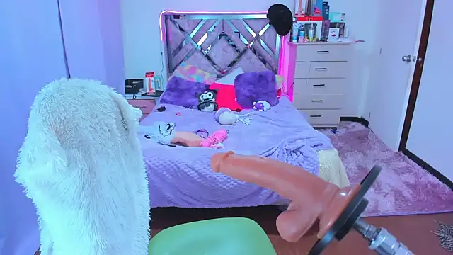 Snapshot of Luna_Analya chatting on 11-06-25, 12:33 Luna Analya online show from 11-06-25, 12:33