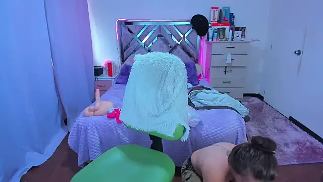 Snapshot of Luna_Analya chatting on 11-06-25, 05:36 Luna Analya online show from 11-06-25, 05:36