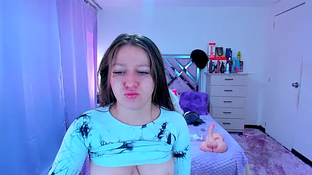 Snapshot of Luna_Analya chatting on 11-08-25, 01:22 Luna Analya online show from 11-08-25, 01:22