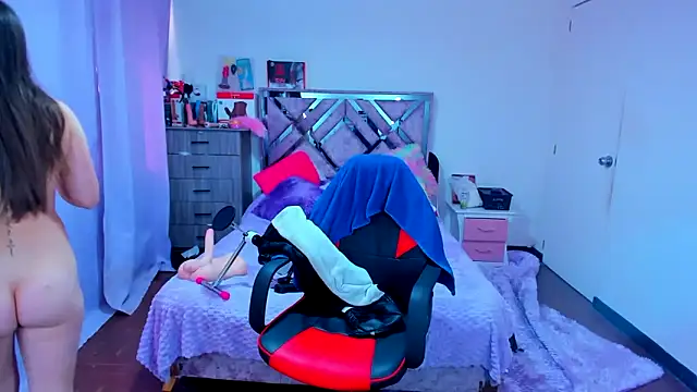 Snapshot of Luna_Analya chatting on 12-14-25, 03:06 Luna Analya online show from 12-14-25, 03:06