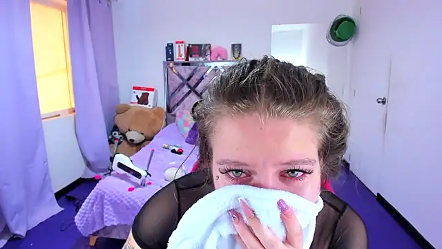 Luna Analya online show from 04-13-26, 03:17