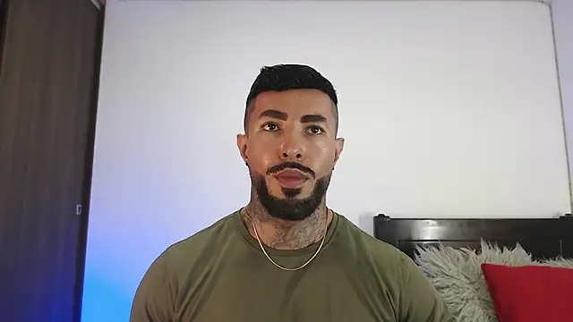 andrea de lucaa online show from 04-05-26, 08:50